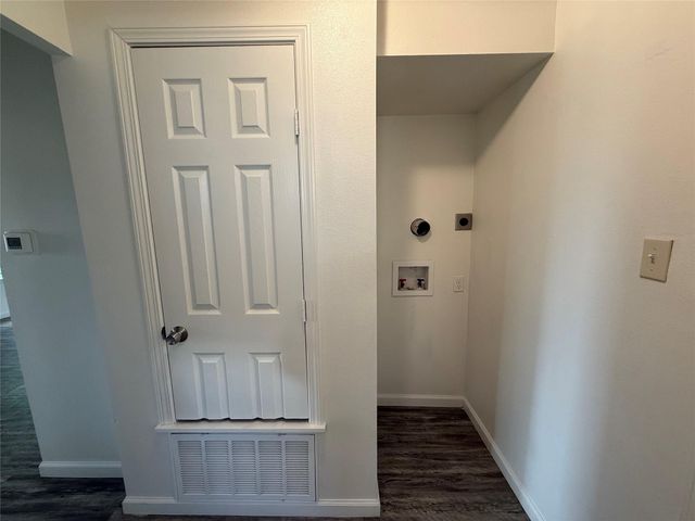 718 Pear ST, Lockhart, TX 78644