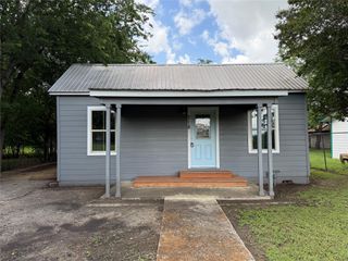 718 Pear ST, Lockhart, TX 78644