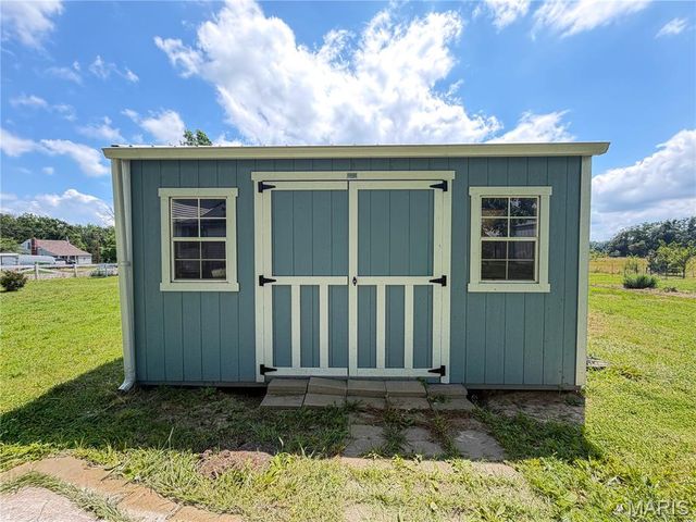 10751 State Route F, Farmington, MO 63640