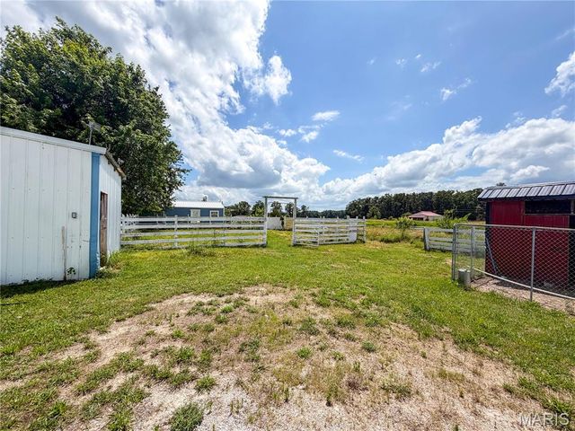 10751 State Route F, Farmington, MO 63640