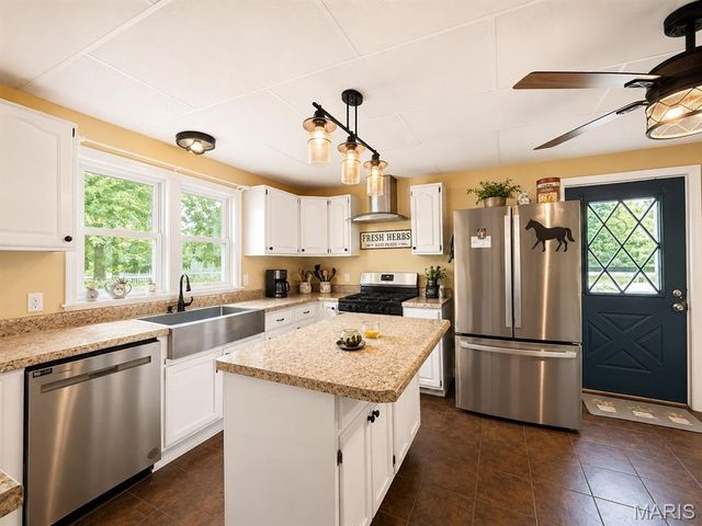 10751 State Route F, Farmington, MO 63640
