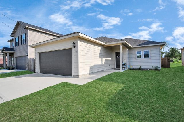 1294 Road 5102, Cleveland, TX 77327
