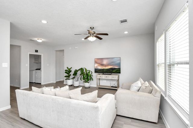 1294 Road 5102, Cleveland, TX 77327