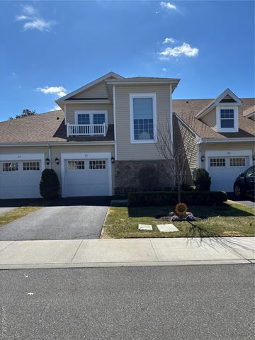 21 Greentree Court, Shirley, NY 11967