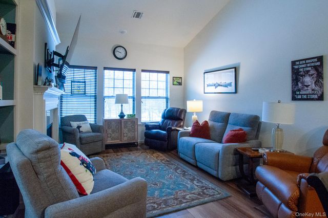 21 Greentree Court, Shirley, NY 11967