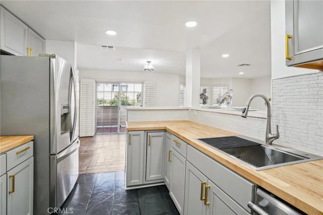 11300 Foothill Blvd 97, Sylmar, CA 91342