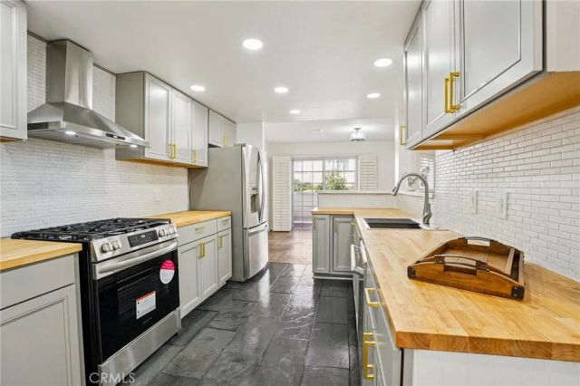 11300 Foothill Blvd 97, Sylmar, CA 91342