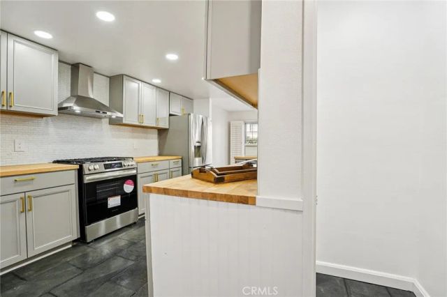 11300 Foothill Blvd 97, Sylmar, CA 91342