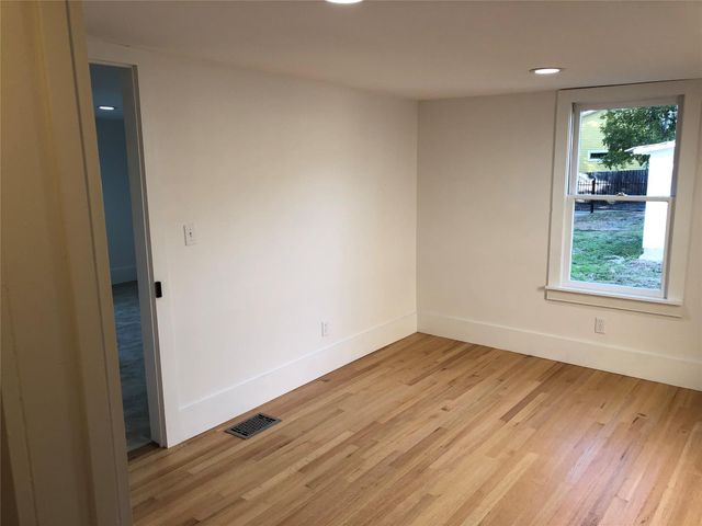 2004 Rosewood Ave, Austin, TX 78702