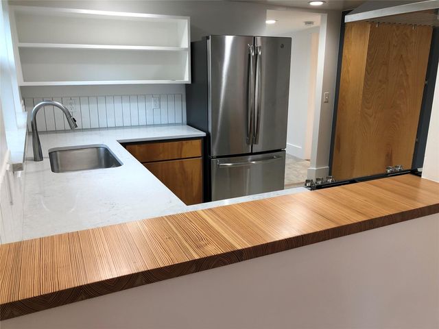 2004 Rosewood Ave, Austin, TX 78702