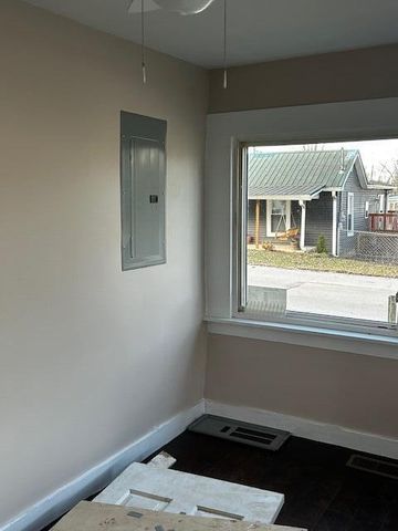 209 Huffaker Avenue, Somerset, KY 42503