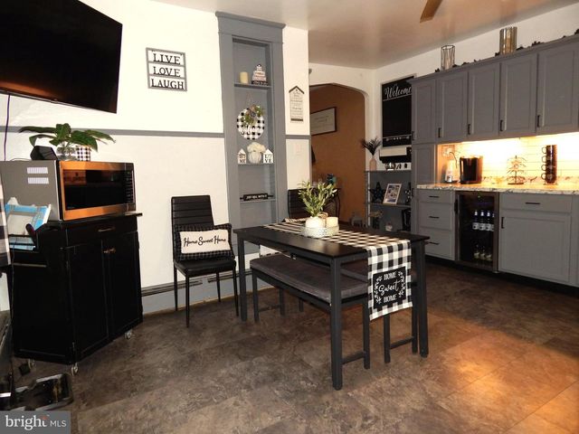 228 WISE AVE, Red Lion, PA 17356