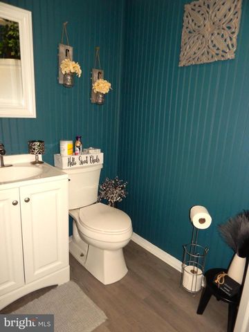 228 WISE AVE, Red Lion, PA 17356