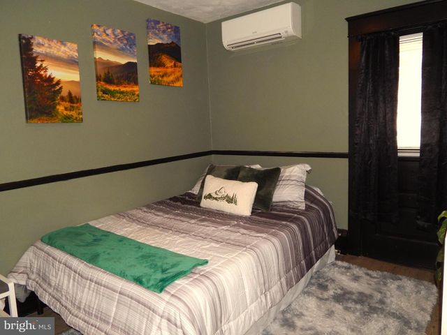 228 WISE AVE, Red Lion, PA 17356