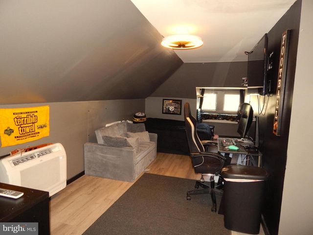 228 WISE AVE, Red Lion, PA 17356