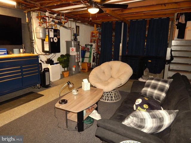 228 WISE AVE, Red Lion, PA 17356