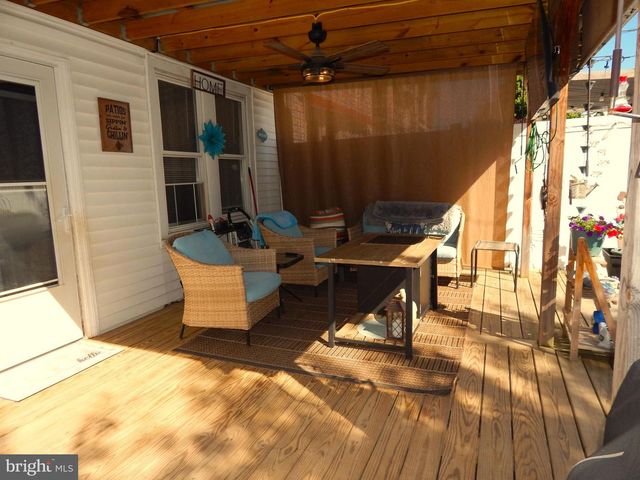 228 WISE AVE, Red Lion, PA 17356