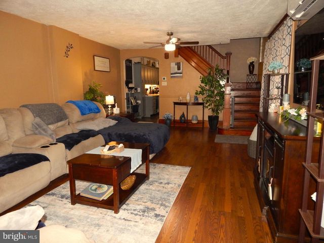 228 WISE AVE, Red Lion, PA 17356