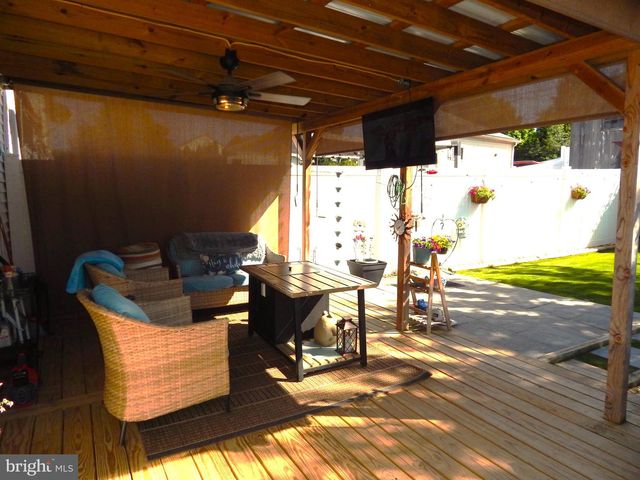 228 WISE AVE, Red Lion, PA 17356