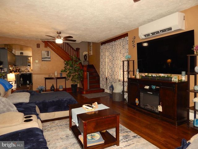 228 WISE AVE, Red Lion, PA 17356