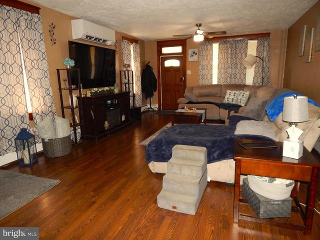 228 WISE AVE, Red Lion, PA 17356