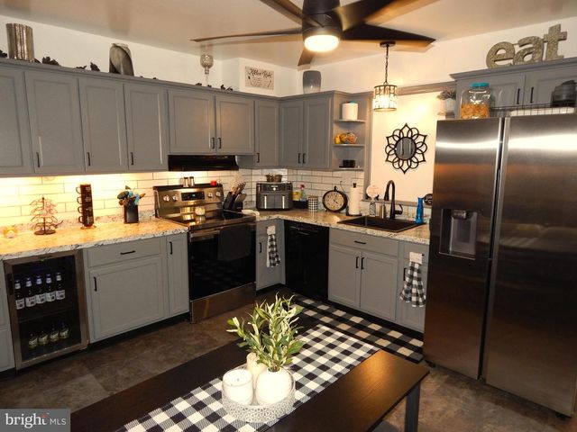 228 WISE AVE, Red Lion, PA 17356