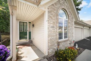 1521 Quietwood LANE, West Bend, WI 53090