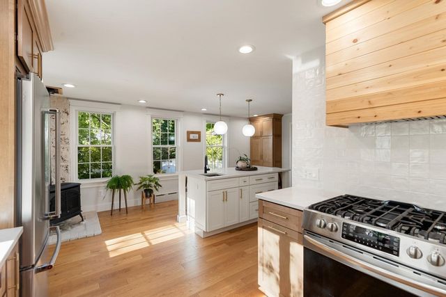 78 Forest St 78, Wakefield, MA 01880