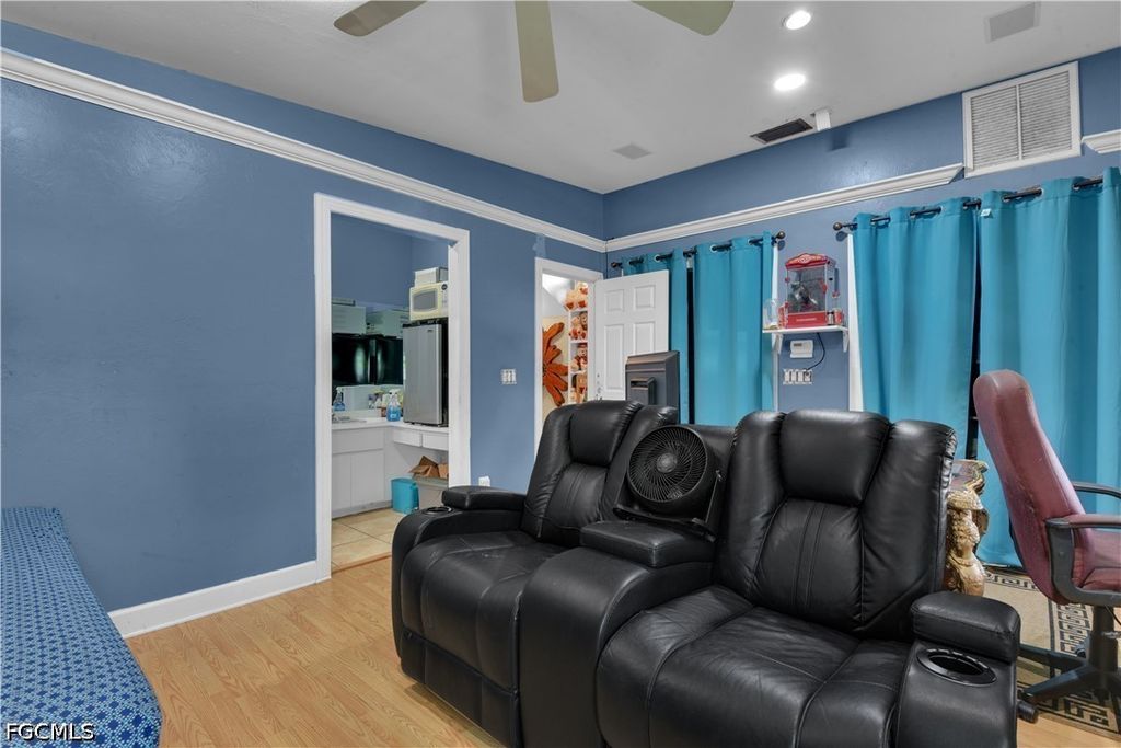 Image 28 of property listing at 2704 SW 2nd PL, Cape Coral, FL 33914
