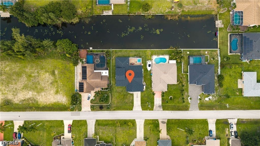 Image 35 of property listing at 2704 SW 2nd PL, Cape Coral, FL 33914