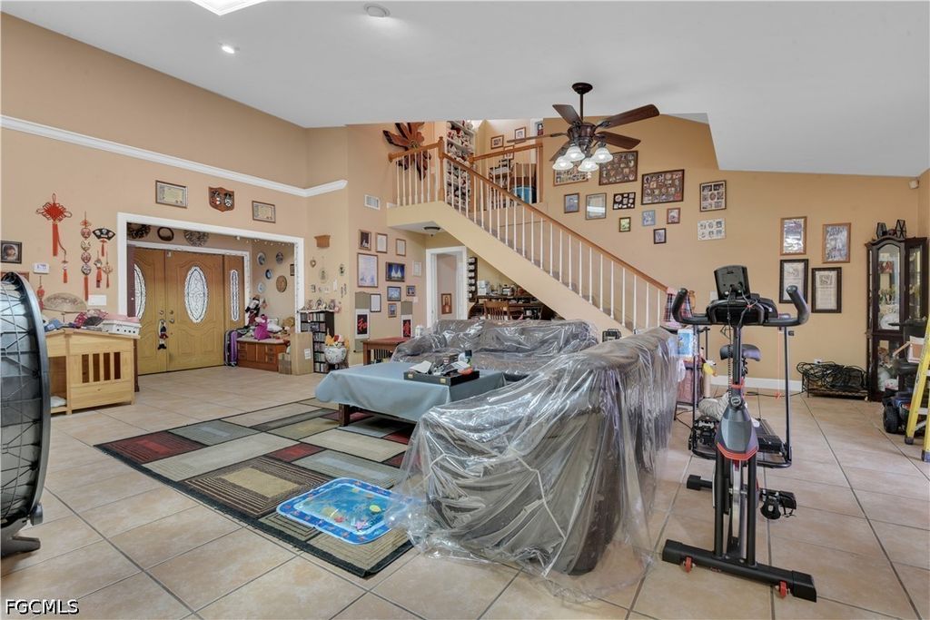 Image 8 of property listing at 2704 SW 2nd PL, Cape Coral, FL 33914