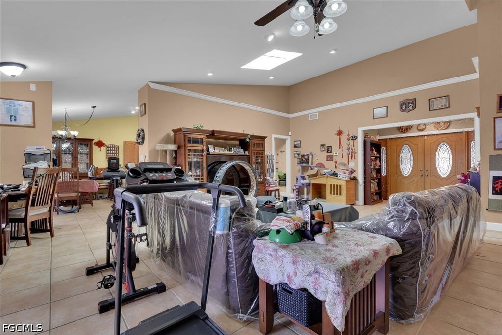 Image 9 of property listing at 2704 SW 2nd PL, Cape Coral, FL 33914