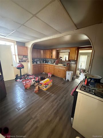 24500 Hayes Avenue, Eastpointe, MI 48021