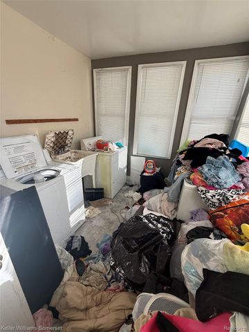 24500 Hayes Avenue, Eastpointe, MI 48021