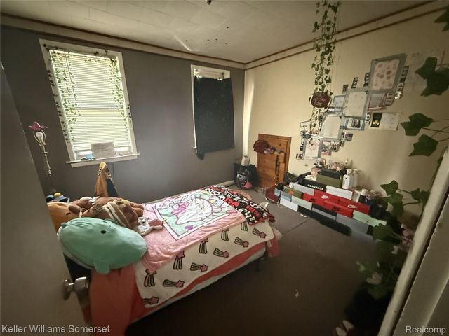 24500 Hayes Avenue, Eastpointe, MI 48021