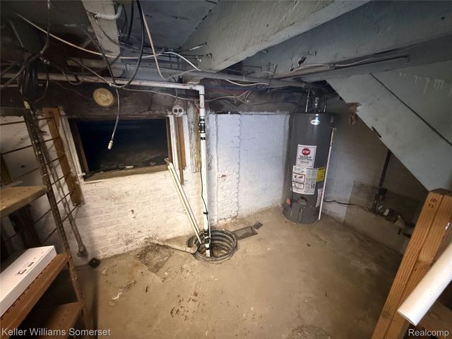 24500 Hayes Avenue, Eastpointe, MI 48021