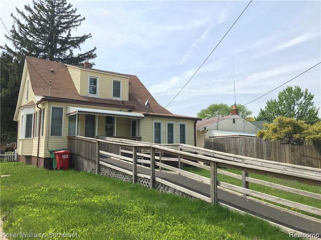 24500 Hayes Avenue, Eastpointe, MI 48021