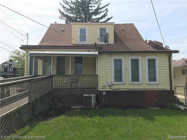 24500 Hayes Avenue, Eastpointe, MI 48021