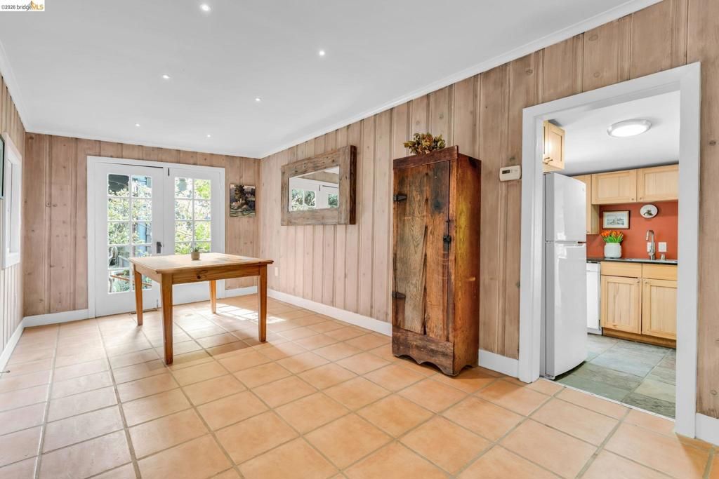 Image 10 of property listing at 1101 1101 Mountain Blvd, Oakland, CA 94611