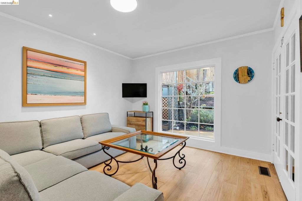 Image 15 of property listing at 1101 1101 Mountain Blvd, Oakland, CA 94611