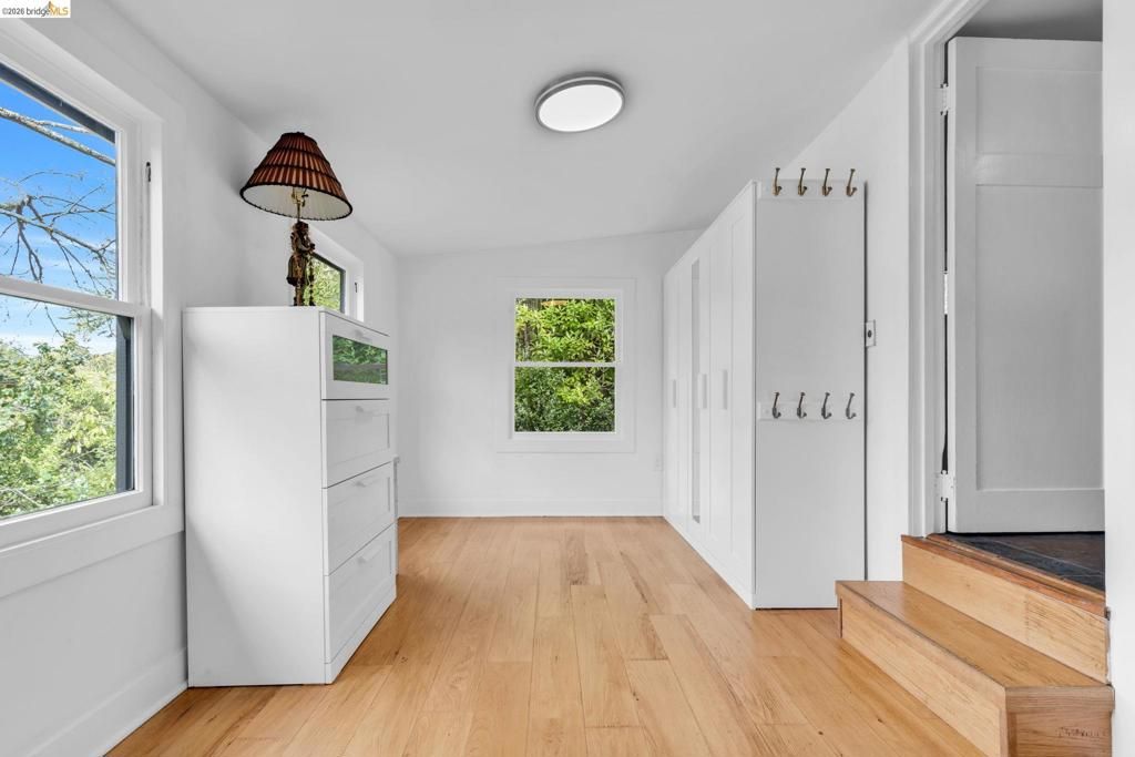 Image 30 of property listing at 1101 1101 Mountain Blvd, Oakland, CA 94611