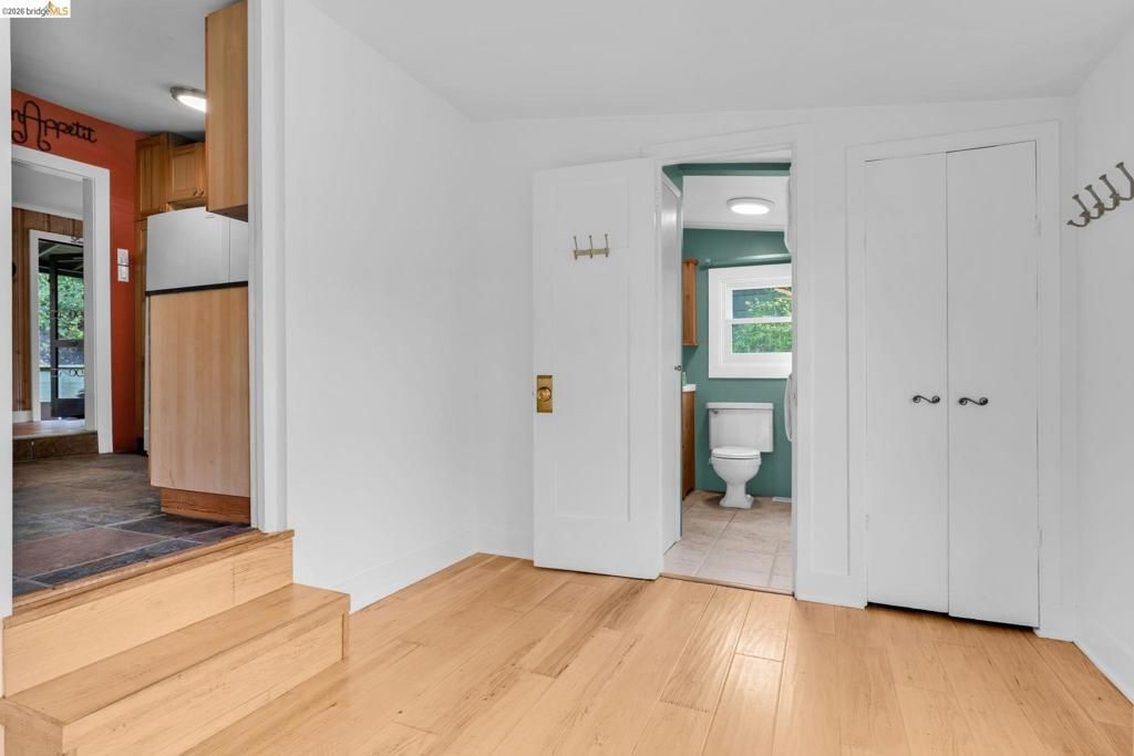 Image 32 of property listing at 1101 1101 Mountain Blvd, Oakland, CA 94611