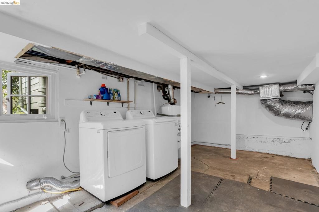 Image 33 of property listing at 1101 1101 Mountain Blvd, Oakland, CA 94611