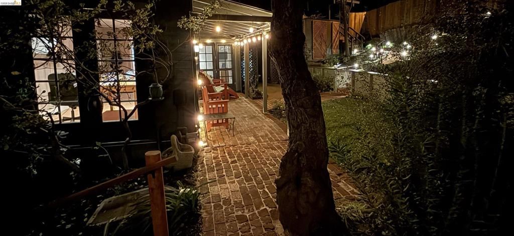 Image 5 of property listing at 1101 1101 Mountain Blvd, Oakland, CA 94611