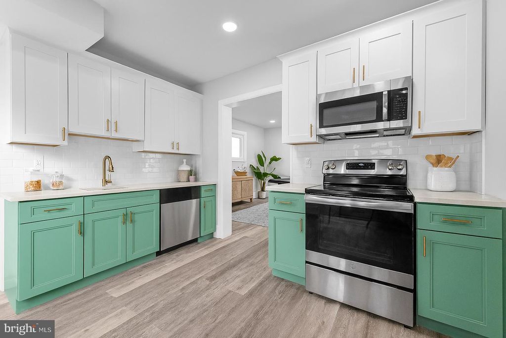 84 GREENFIELD AVE, Ardmore, PA 19003