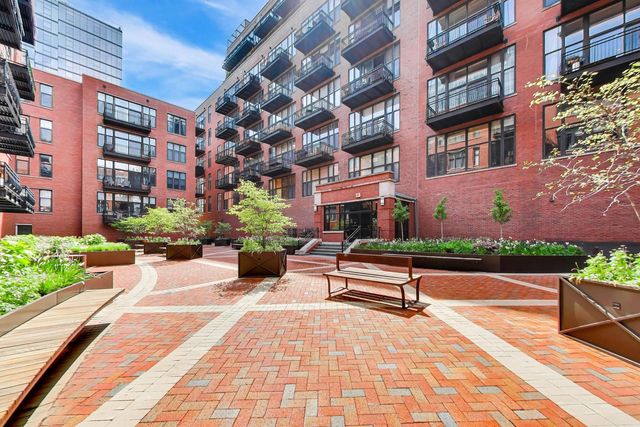 333 W Hubbard Street 209, Chicago, IL 60654