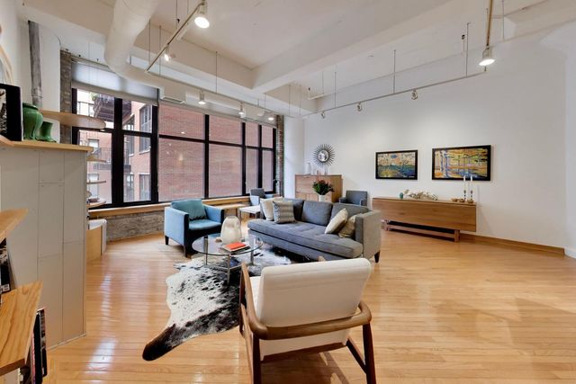 333 W Hubbard Street 209, Chicago, IL 60654