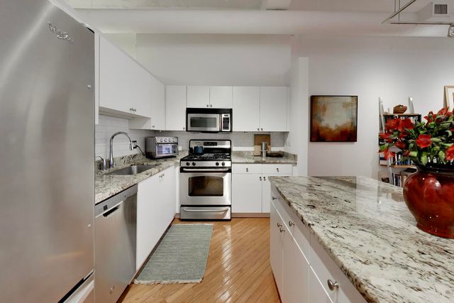333 W Hubbard Street 209, Chicago, IL 60654
