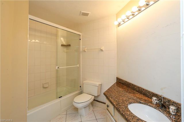 1040 Moon Lake DR, Naples, FL 34104
