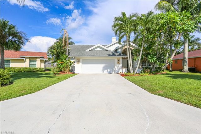 1040 Moon Lake DR, Naples, FL 34104